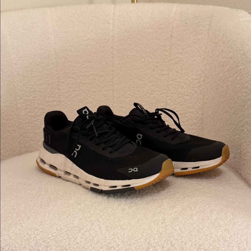 On Women's Black and White Athletic Shoes